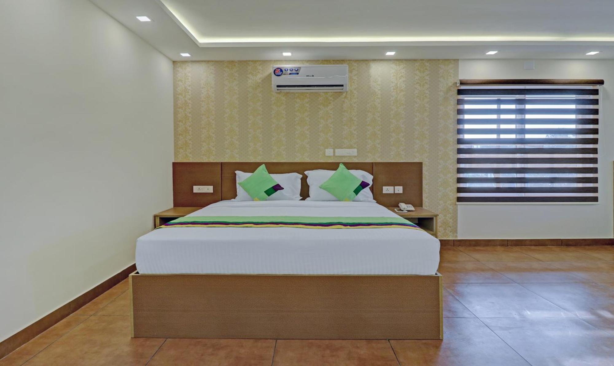 Отель Treebo Golden Terminal, Kochi Airport Экстерьер фото