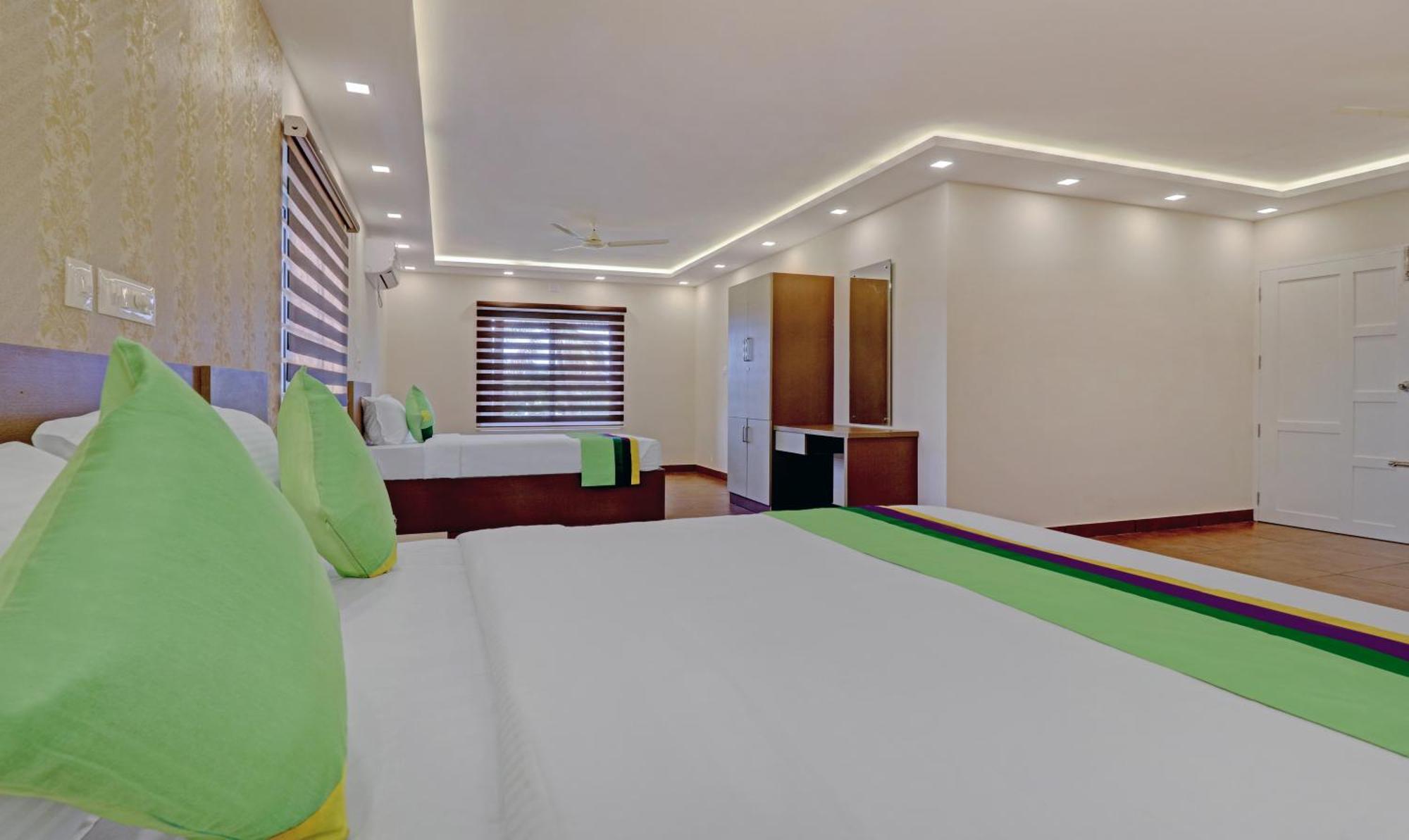 Отель Treebo Golden Terminal, Kochi Airport Экстерьер фото