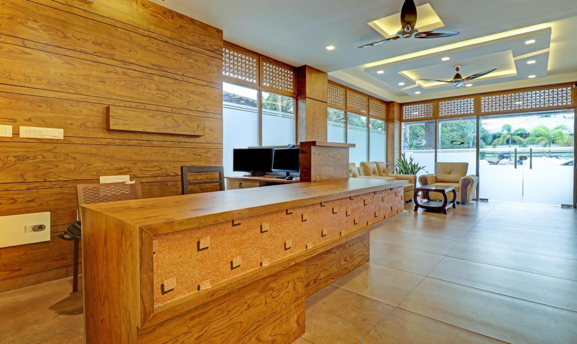Отель Treebo Golden Terminal, Kochi Airport Экстерьер фото
