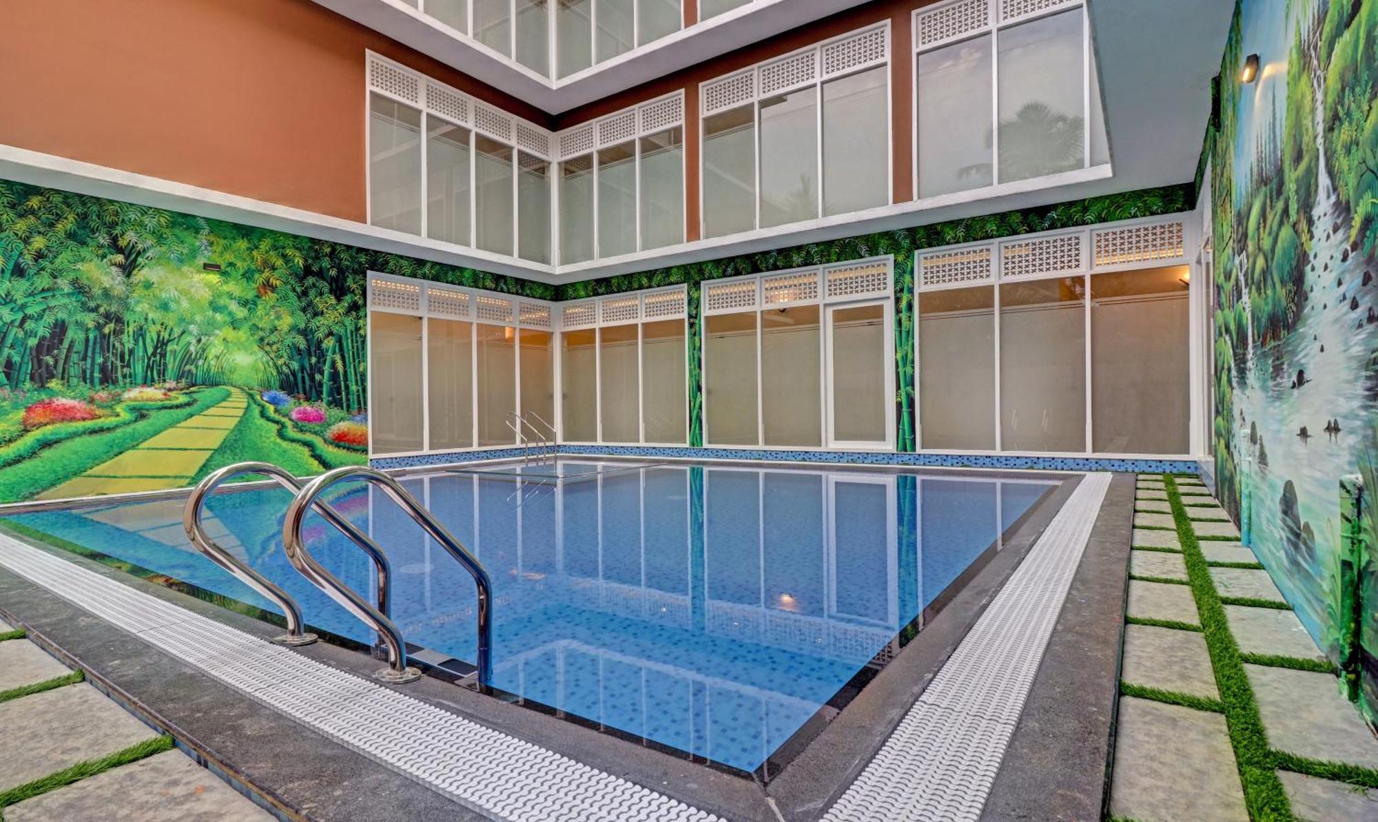 Отель Treebo Golden Terminal, Kochi Airport Экстерьер фото